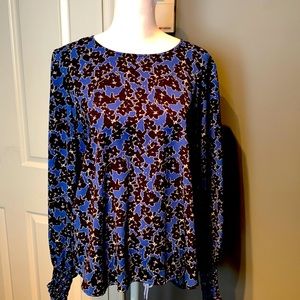 Niia long sleeve top